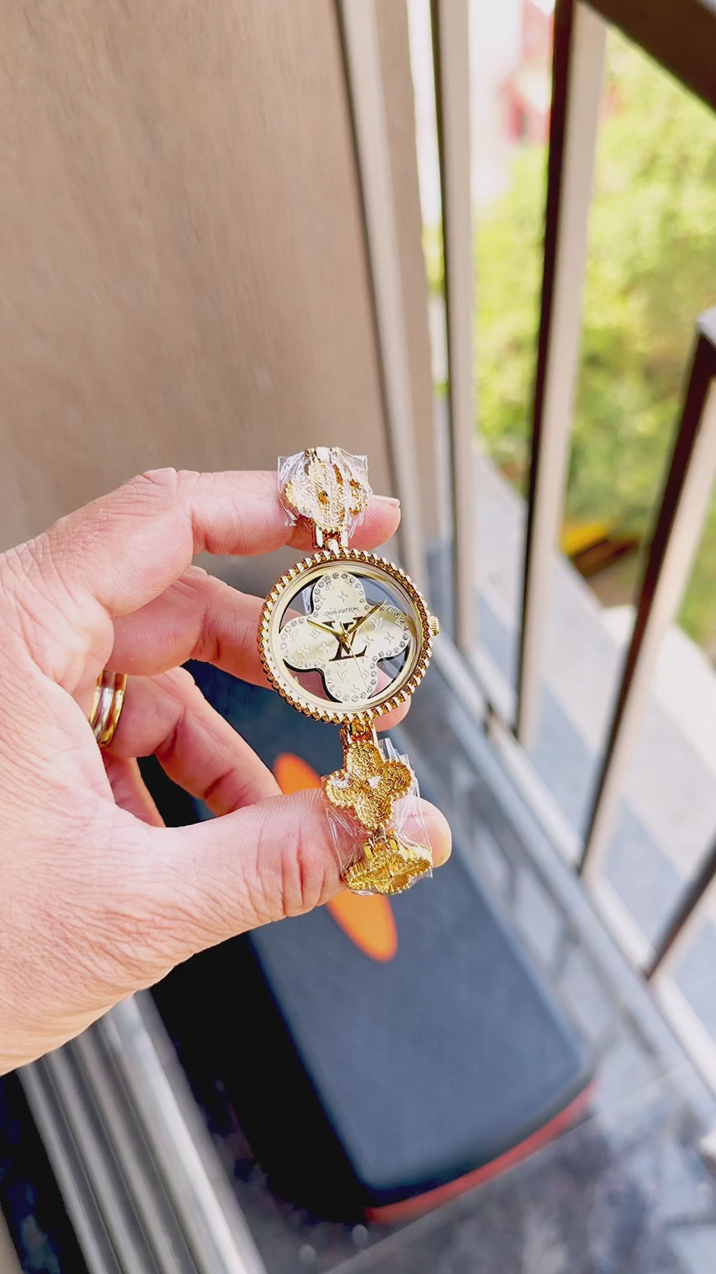 LOUIS VUITTON LEDIES WATCH